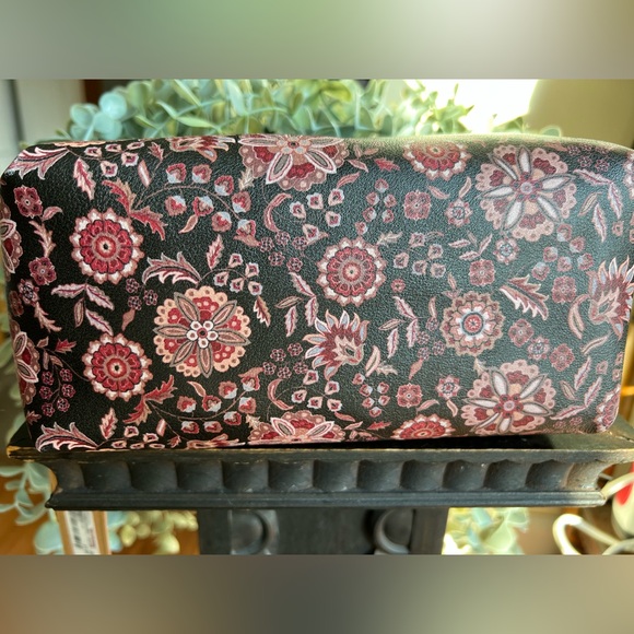 Revive Vintage Cosmetic Bag - Picture 3 of 4